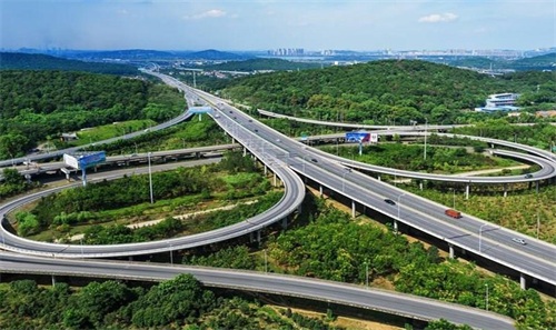 蒸湘钢筋套筒应用于高速公路